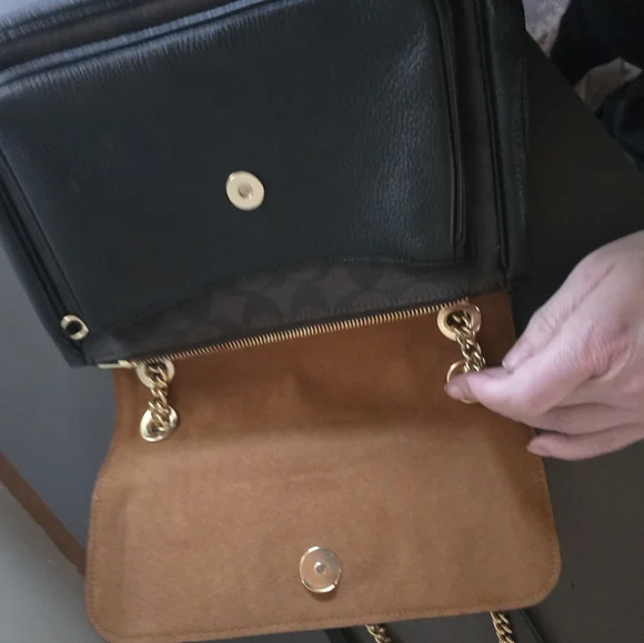 Coach Purse In Great Condition - Picture 3 of 9